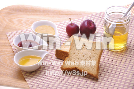 パンにどれを付けて食べようの写真素材 W-000045