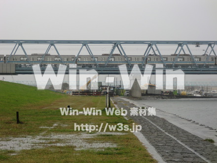 江戸川　雨17の写真素材 W-005899
