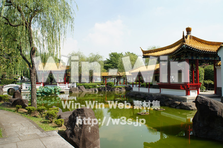 大師公園内　中国式公園「潘秀園」の写真素材 W-005099