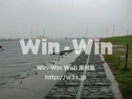 江戸川　雨10の写真素材 W-005888
