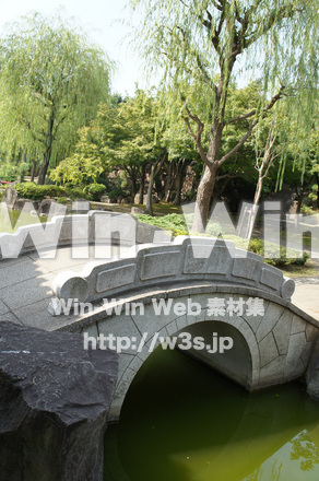 大師公園内　中国式公園「潘秀園」の写真素材 W-005093