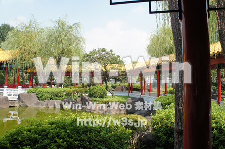 大師公園内　中国式公園「潘秀園」の写真素材 W-005085