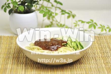 ジャージャー麺の写真素材 W-005975