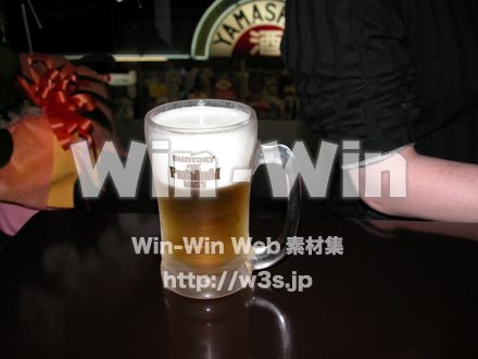 ビールの写真素材 W-008704