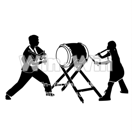 お祭りで太鼓を打つのシルエット素材 W-020211