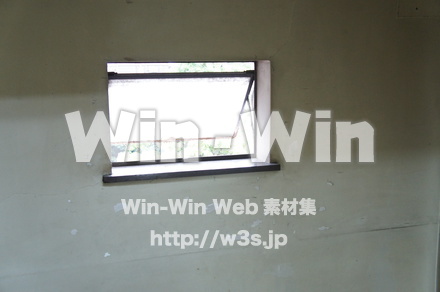小窓の写真素材 W-022239