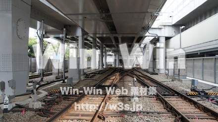 元住吉駅の線路の写真素材 W-007810